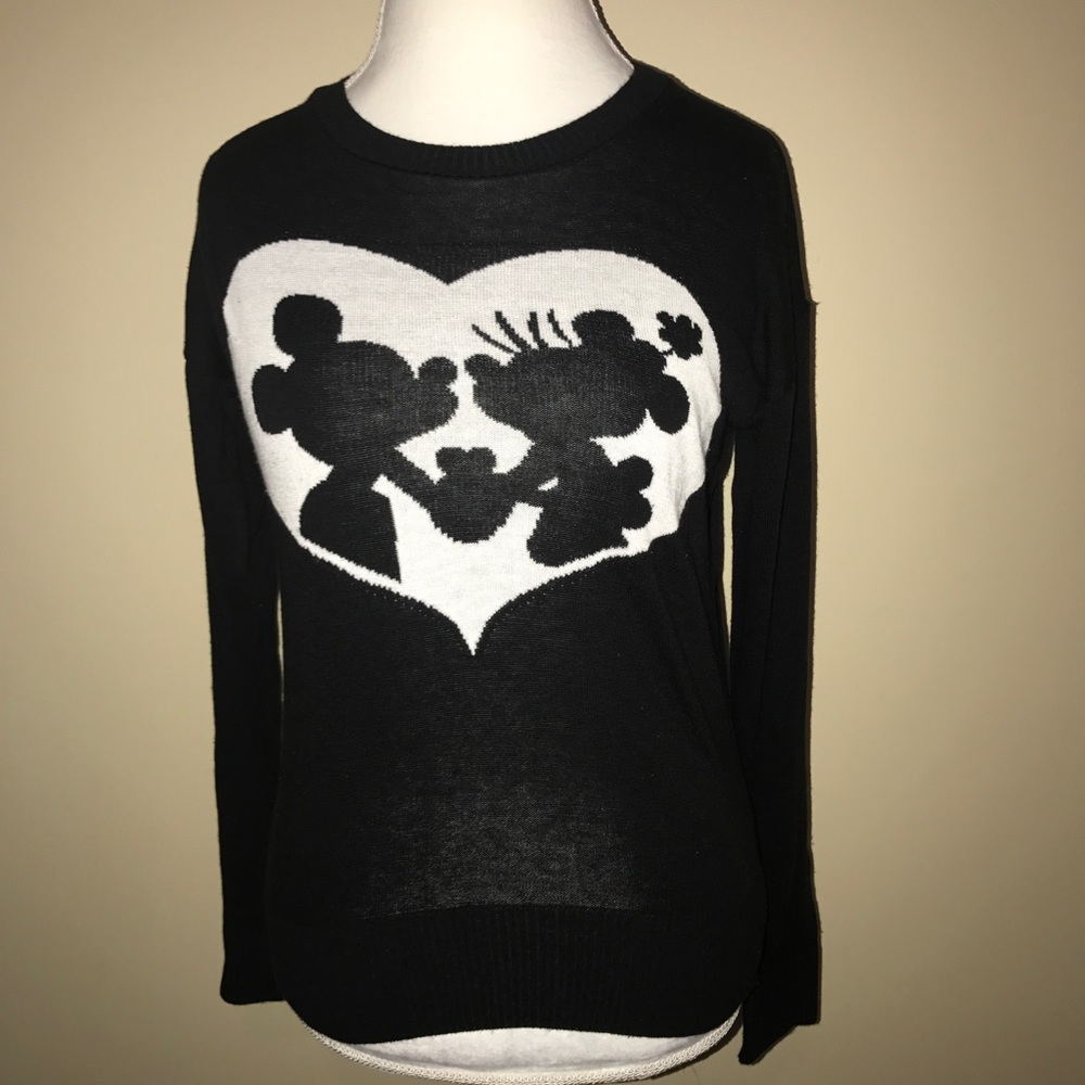 Disney Mickey and Minnie medium sweater top